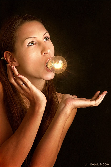 Nelíbat - vysoké napětí!