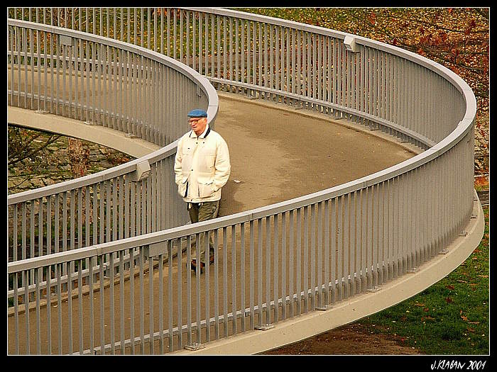 Pohyb mezi parabolami