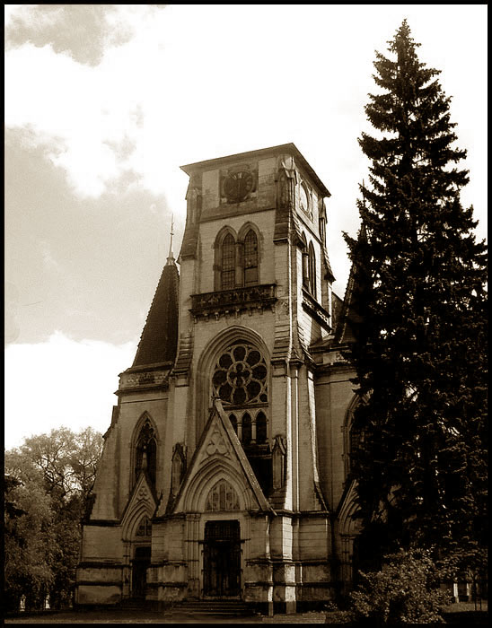 Kostel bez věže