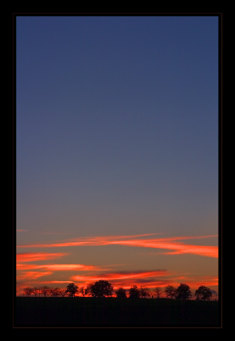 Západ nad jednou uličkou v Praze
