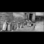 Malá holčička jde domů