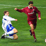 Mic, nebo kotniky? Tot otazka