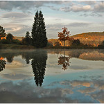 probouzení u rybníka