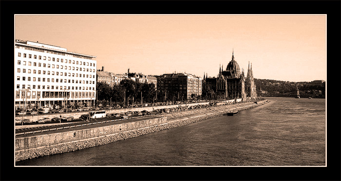 <b>....BUDAPEŠŤ...</b>