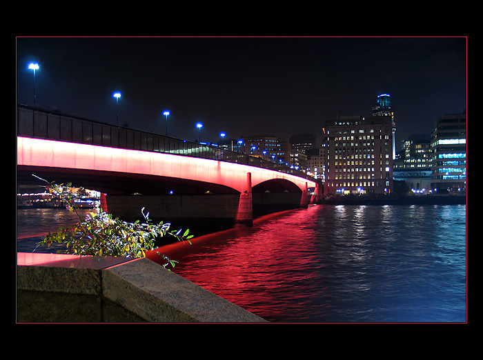 <b>London Bridge</b>
