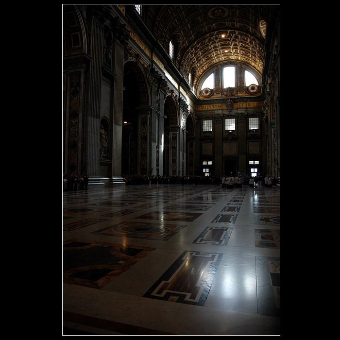 trocha vatikánské architektury