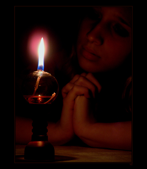 Hrátky s ohněm IV - <b>Modlitbička</b>