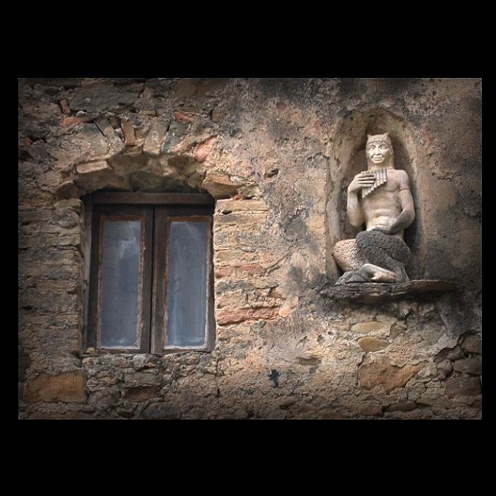Sculpture in BUSSANA VECCHIA