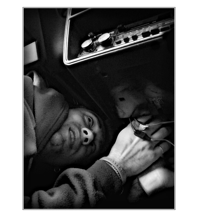 demontáž autoradiopřijímače