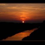 Slunce nad řekou