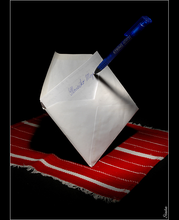 <B><U> ... láska aj</B></U> pero <B><U>prenáša ...</B></U>