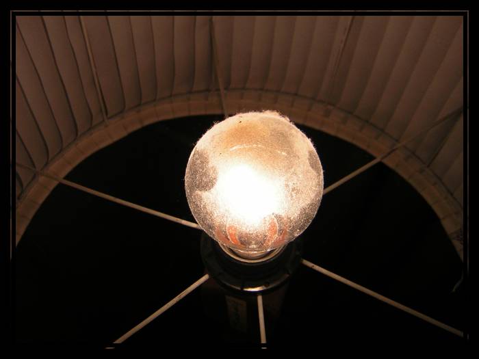 Uvnitř lampy se neuklízí?