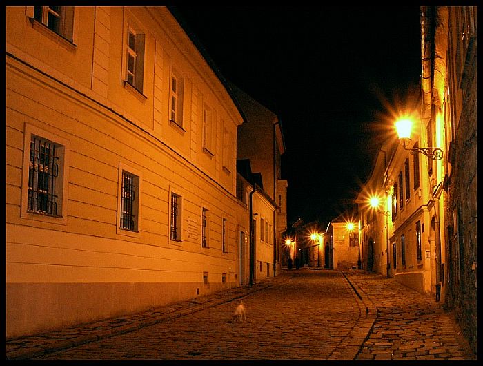 Uličkami Starého mesta v Bratislave.