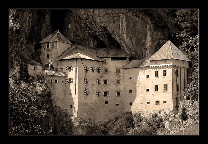 <b>SLOVINSKO - PREDJAMSKY HRAD</b>
