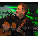 >...nohama stíráš rosu na kolejích...<