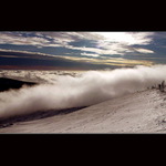 <b> do mraků podél tyčí </b>