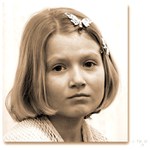 <b><font color=#BC946C>Danielka<br>