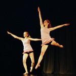 tančí s vlčími máky