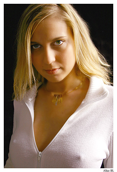 . : Alice III. : .