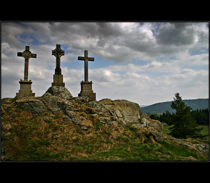 Kamenný, železný a dřevěný