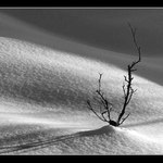 Nad sněhovou závějí