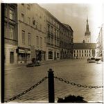 <b> . . . . . . . . . . </b>