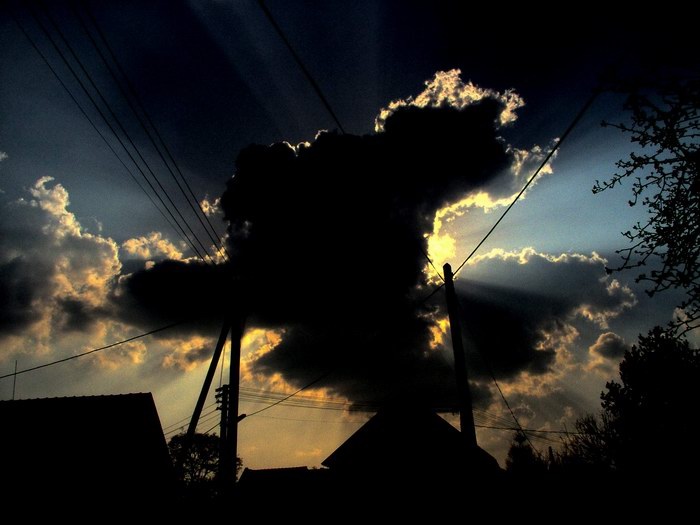 Slunce za mraky