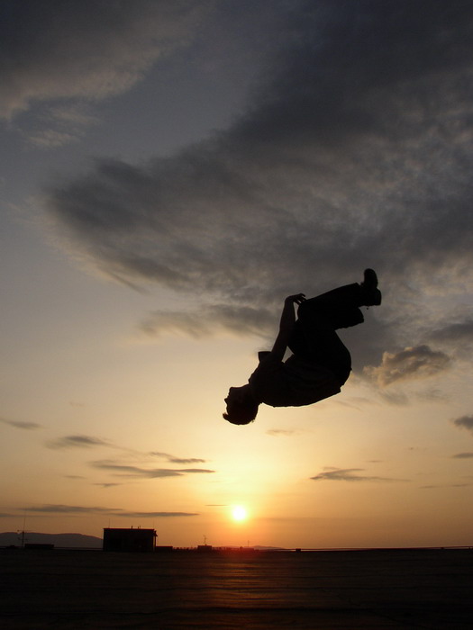SALTO...