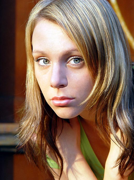 <b> Eva </b>