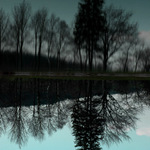 (: svet hore nohami :)