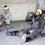 Do podzemní továrny s náležitým vybavením ...