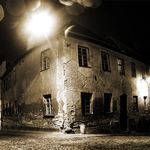 <b> . . . . . . . . .</b>