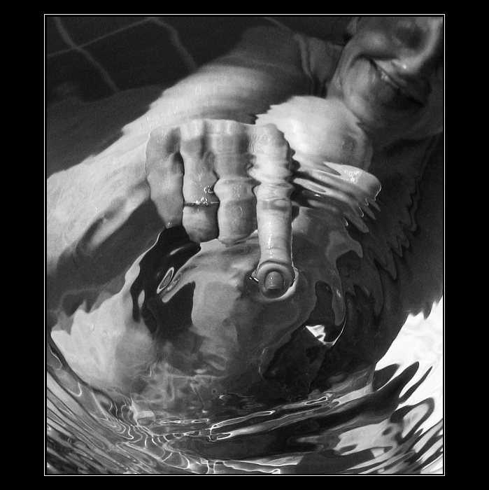 <b>Podaj prst vodníkovi...</b>