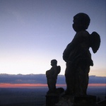 Dva andílci balancují na hranici kýče