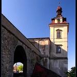 z podzamci levého křídla