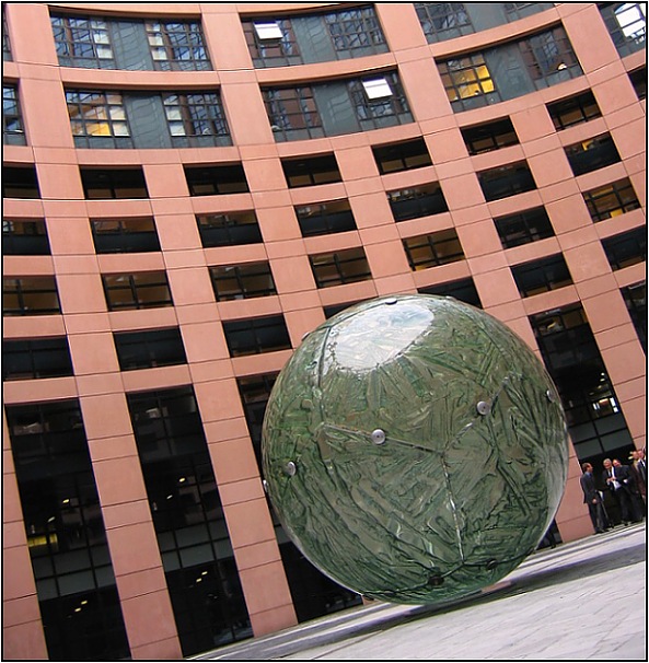 <b>Strassbourg - Bâtiment Louise Weiss III. - Evropský parlament</b>