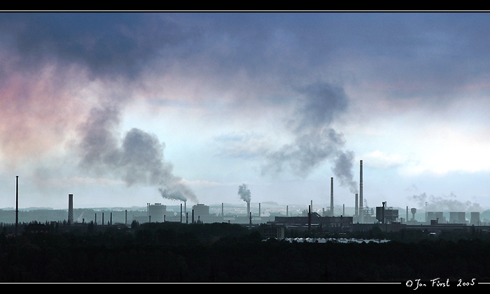 <b><font color=#000000>Jak se dělá bouřka<br>