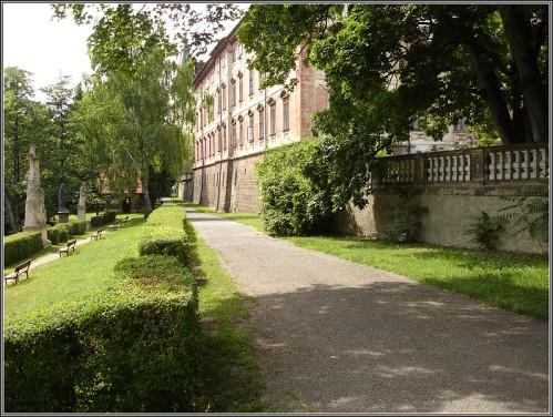 Zámek LIBOCHOVICE