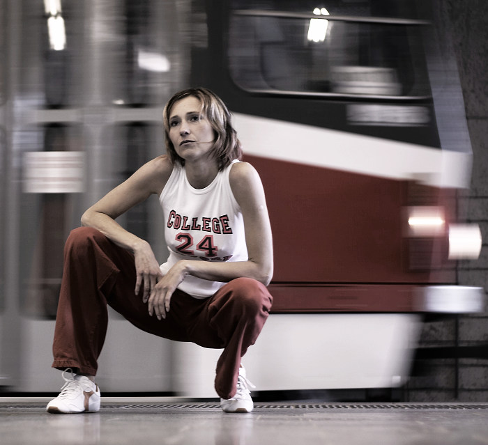.: waiting girl :.