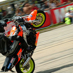 bacha, nevidim na cestu...