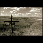 Ať je mu zem' lehká