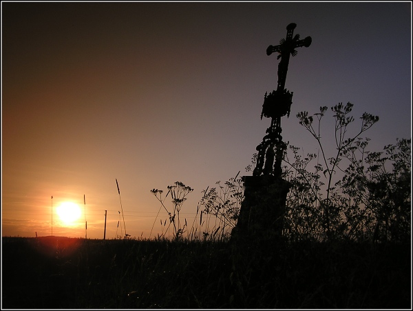 <B><U> křížová cesta </B></U>