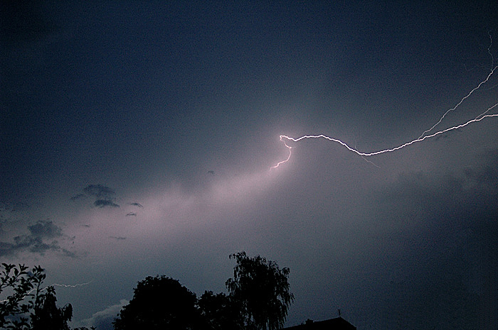 Blesk nad rodnou vsí II