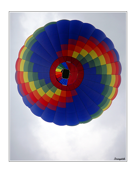 <B><U>... United Colors of Balloon ... </B></U>