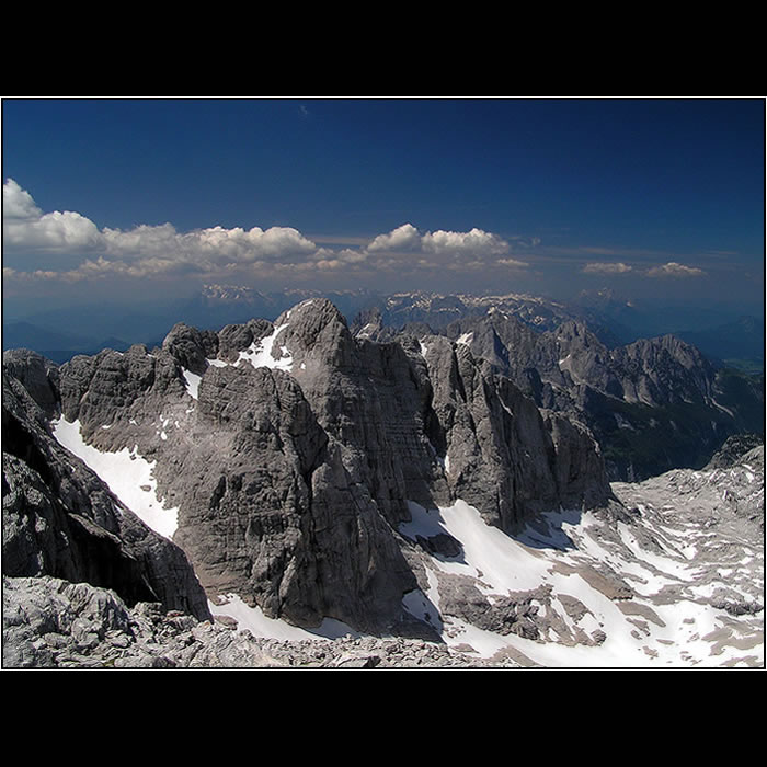 <big>>> ^^^^^^^^^ <<</big>