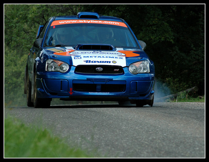 \"...HŘEBÍKY NALEVO!!!\" - \"Pozdě :-(\"