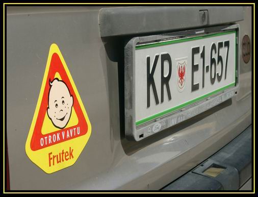 Otrok v avtu