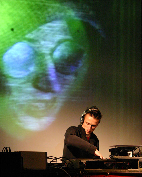 Dj