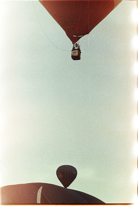 ...niečo visí vo vzduchu 5...