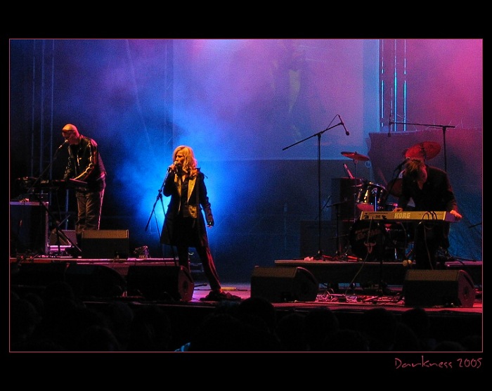 <b>*** LOVE PLANET ***</b><br>MOIMÍR PAPALESCU AND THE NIHILISTS